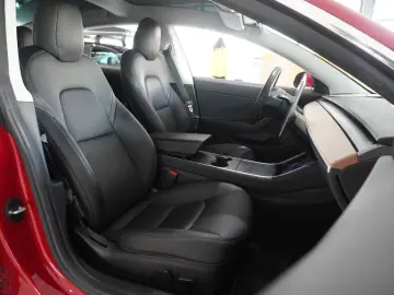 Model 3 LONGRANGE DUAL-MOTOR NAVI KAMERA DAB AHK