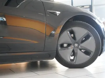 Model 3 LONGRANGE DUAL-MOTOR NAVI KAMERA SH PANO