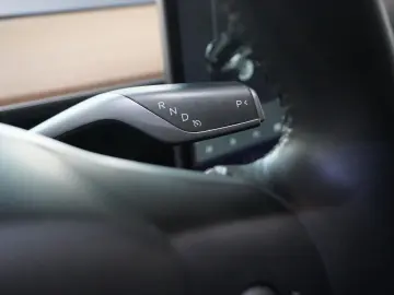 Model 3 LONGRANGE DUAL-MOTOR NAVI KAMERA SH PANO