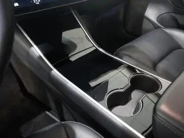 Model 3 LONGRANGE DUAL-MOTOR NAVI KAMERA SH PANO