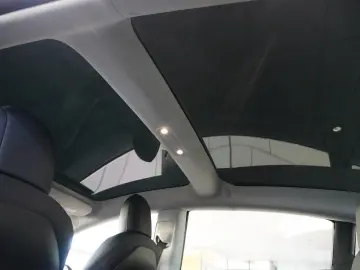 Model 3 LONGRANGE DUAL-MOTOR NAVI KAMERA SH PANO