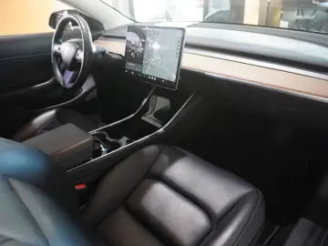 Model 3 LONGRANGE DUAL-MOTOR NAVI KAMERA SH PANO