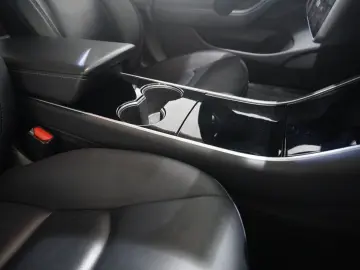 Model 3 LONGRANGE DUAL-MOTOR NAVI KAMERA SH PANO