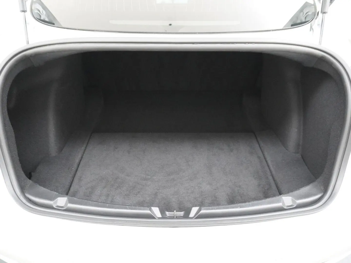 Model 3 Long Range AWD 75kWh LMF 19  Navi Ecc Le