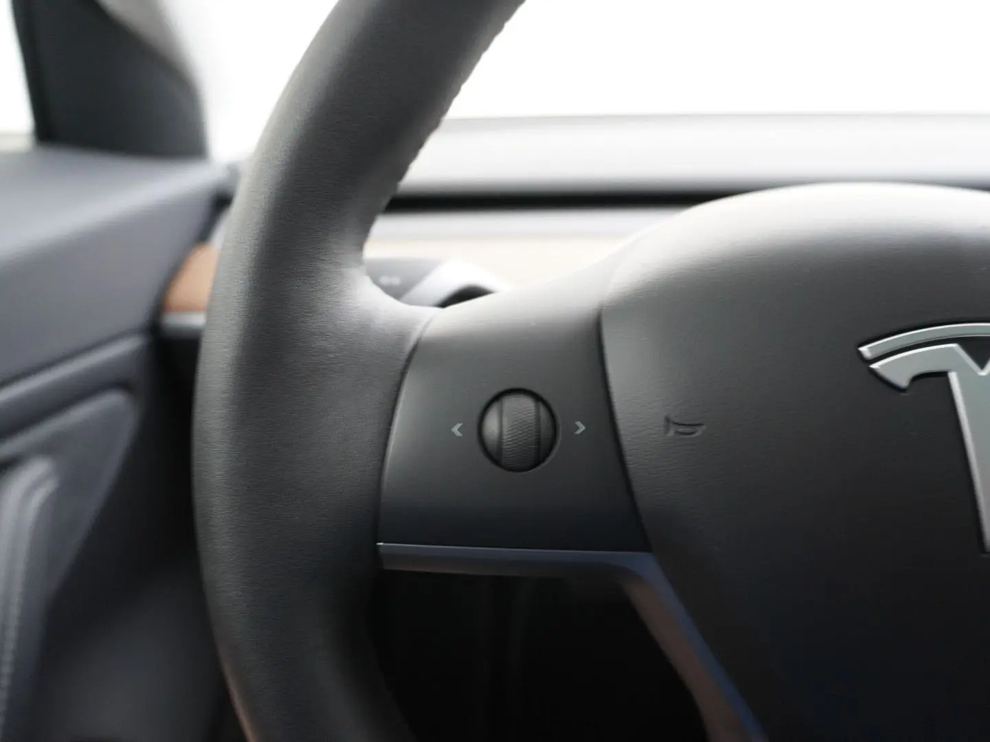 Model 3 Long Range AWD 75kWh LMF 19  Navi Ecc Le