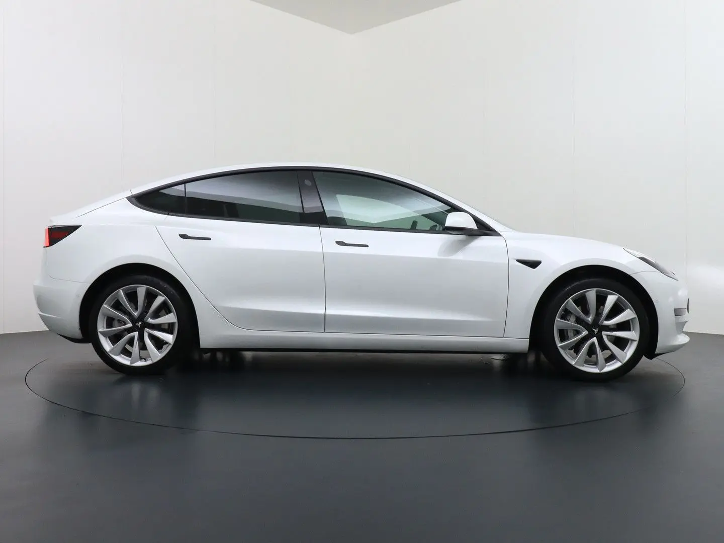Model 3 Long Range AWD 75kWh LMF 19  Navi Ecc Le