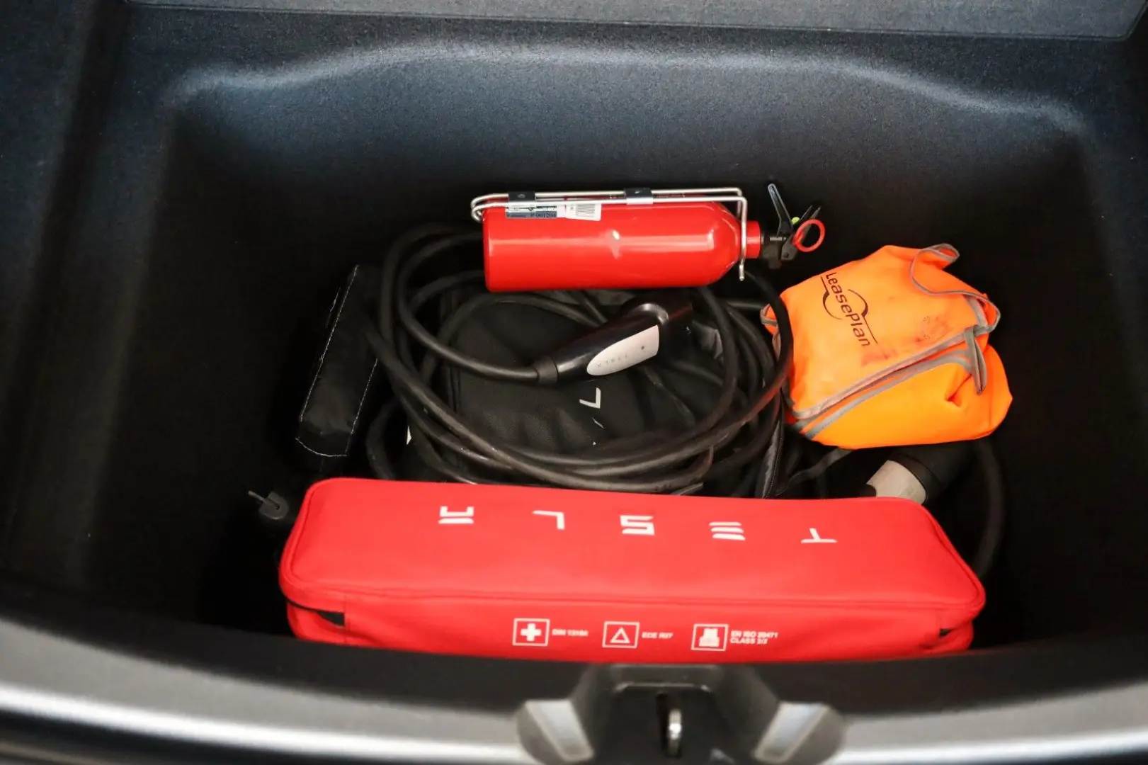 Model 3 Long Range Dual AWD 360Kamera Panorama