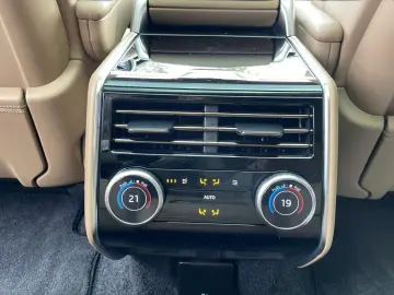 Range Rover D350 LWB Autobiography