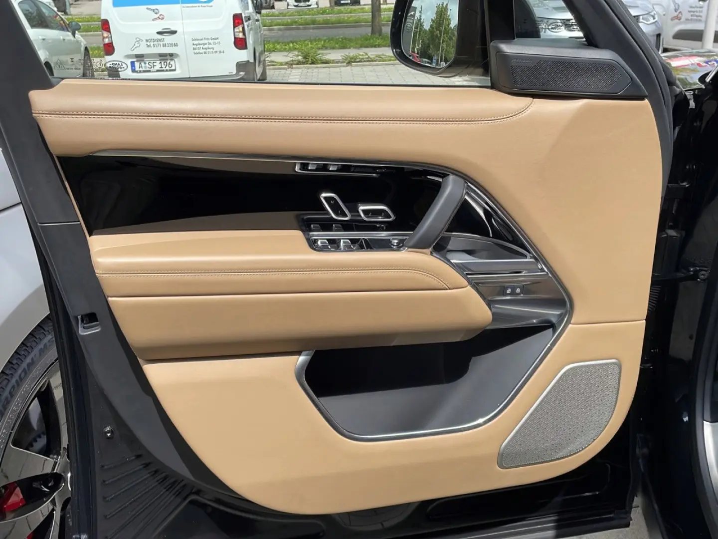 Range Rover D350 LWB Autobiography