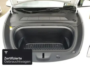 Model Y Long Range AWD