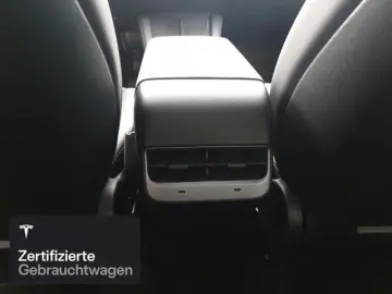 Model Y Long Range AWD