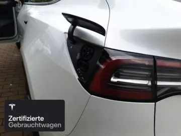 Model Y Long Range AWD