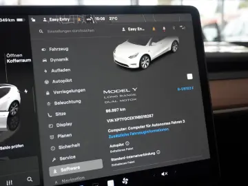 Model Y LONGRANGE DUAL-MOTOR NAVI KAMERA DAB AMD
