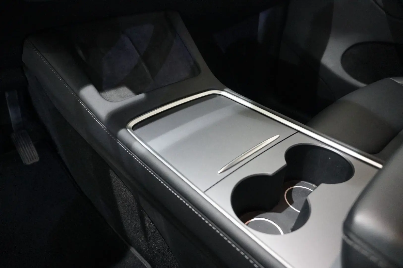 Model Y LONGRANGE DUAL-MOTOR NAVI KAMERA DAB AMD