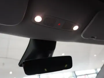 Model Y LONGRANGE DUAL-MOTOR NAVI KAMERA DAB AMD