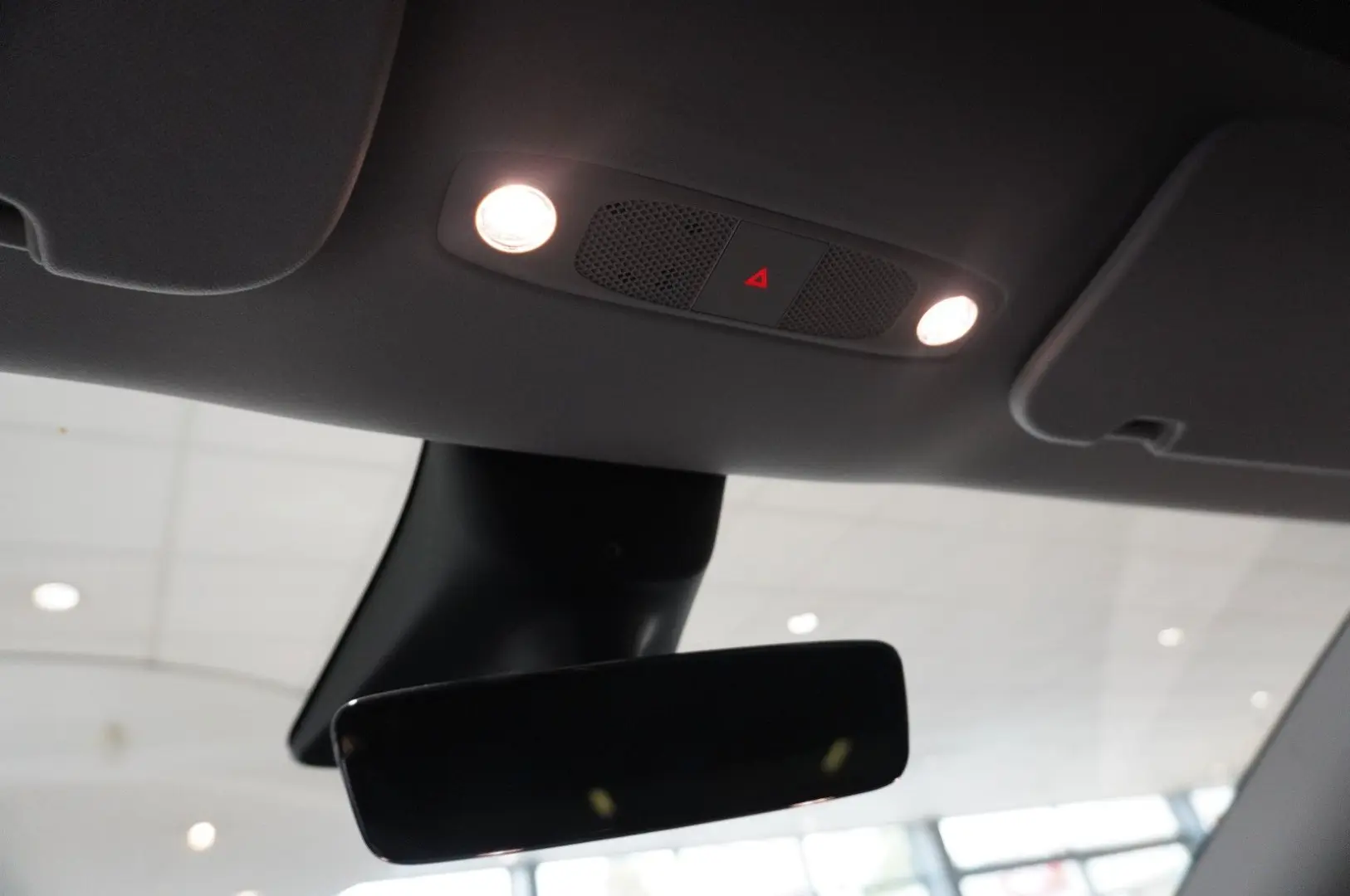 Model Y LONGRANGE DUAL-MOTOR NAVI KAMERA DAB AMD