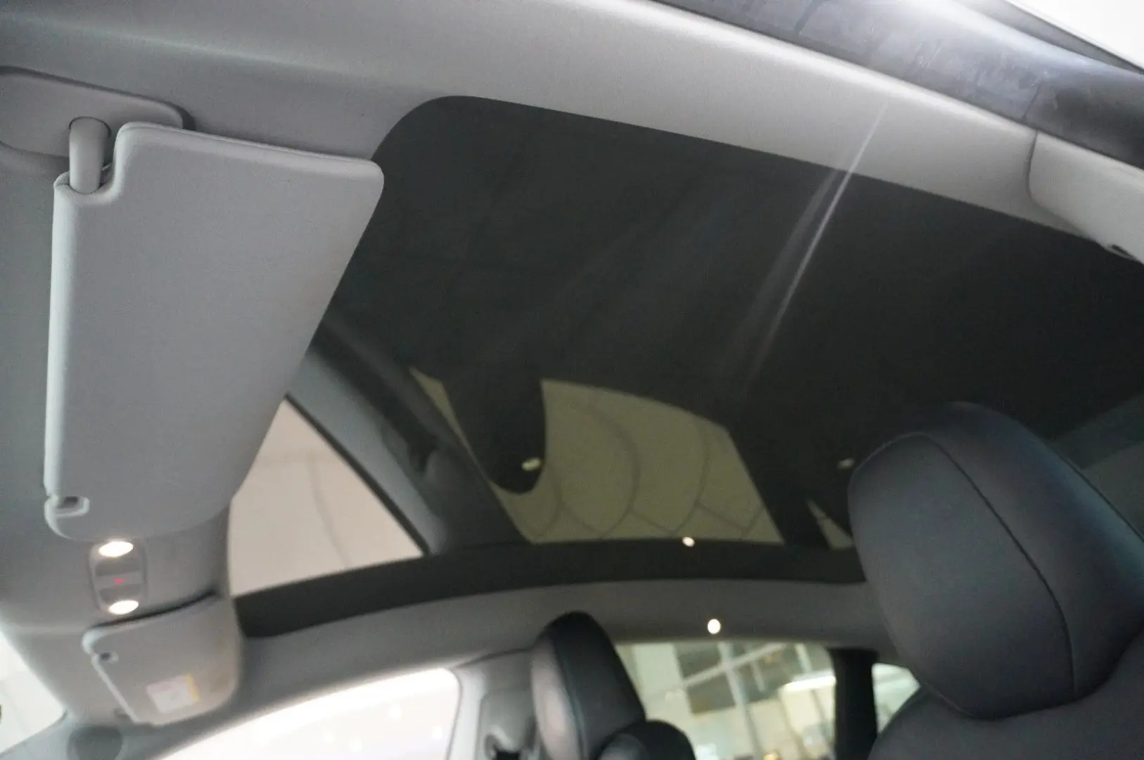 Model Y LONGRANGE DUAL-MOTOR NAVI KAMERA DAB AMD