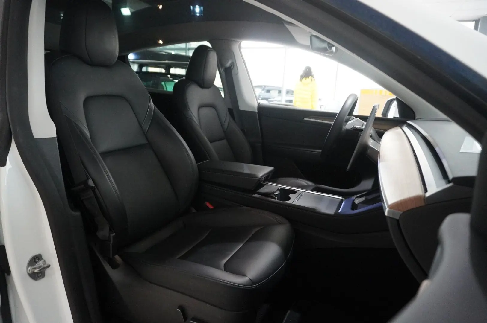 Model Y LONGRANGE DUAL-MOTOR NAVI KAMERA DAB AMD