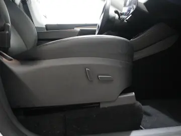 Model Y LONGRANGE DUAL-MOTOR NAVI KAMERA DAB AMD