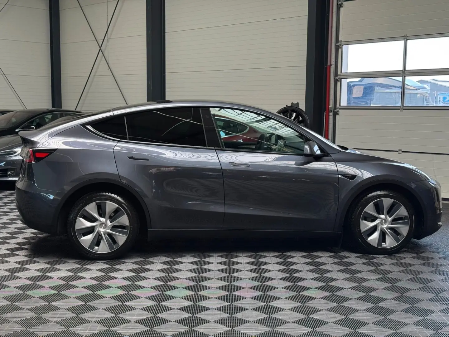 MODEL Y LONG RANGE   INTEL ATOM   AP HW 3.0