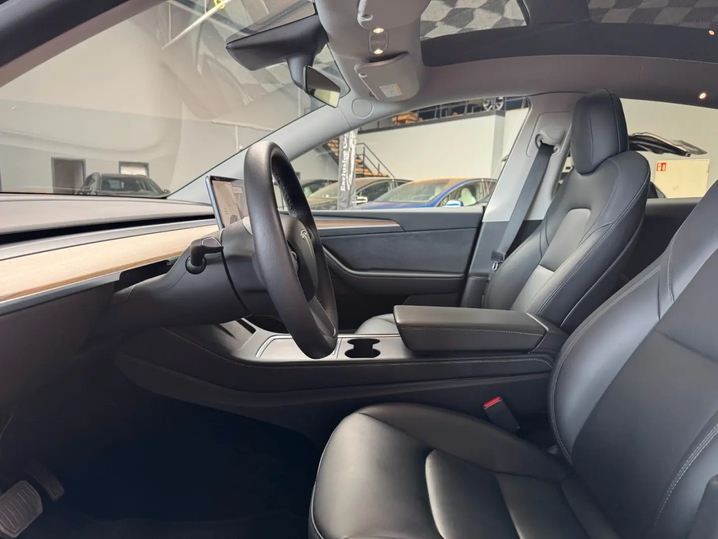 MODEL Y LONG RANGE   INTEL ATOM   AP HW 3.0