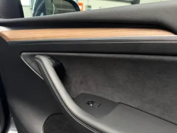 MODEL Y LONG RANGE   INTEL ATOM   AP HW 3.0