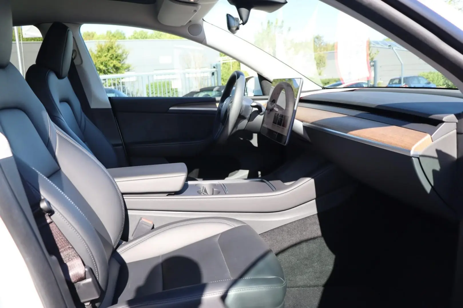 Model Y Long Range Dual AWD   MWST PANO MATRIX