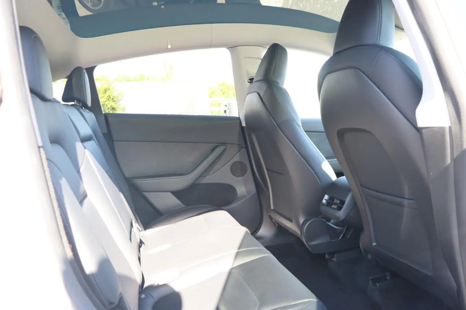 Model Y Long Range Dual AWD   MWST PANO MATRIX