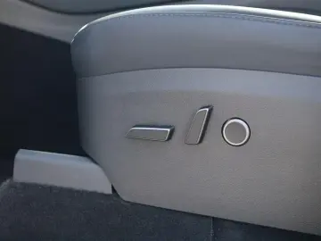 Model Y Long Range Dual AWD   MWST PANO MATRIX