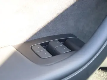 Model Y Long Range Dual AWD   MWST PANO MATRIX