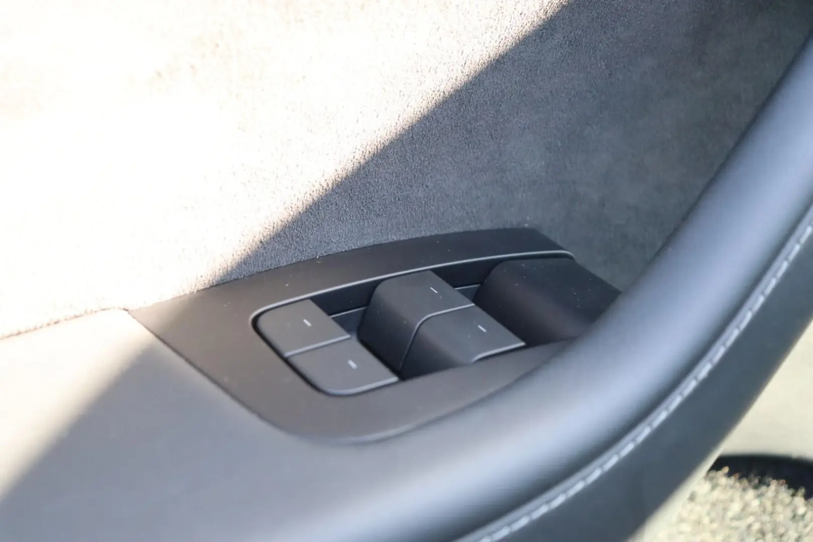 Model Y Long Range Dual AWD   MWST PANO MATRIX