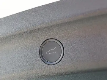 Model Y Long Range Dual AWD   MWST PANO MATRIX