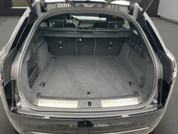 Range Rover Velar D300 Dynamic SE