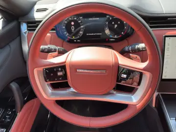 Range Rover LWB 4.4 Benzin P615 SV NP 300.000