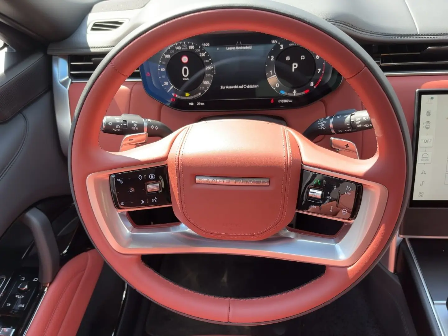 Range Rover LWB 4.4 Benzin P615 SV NP 300.000