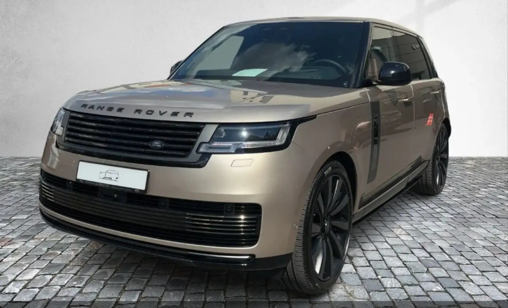 Range Rover LWB 4.4 Benzin P615 SV NP 300.000