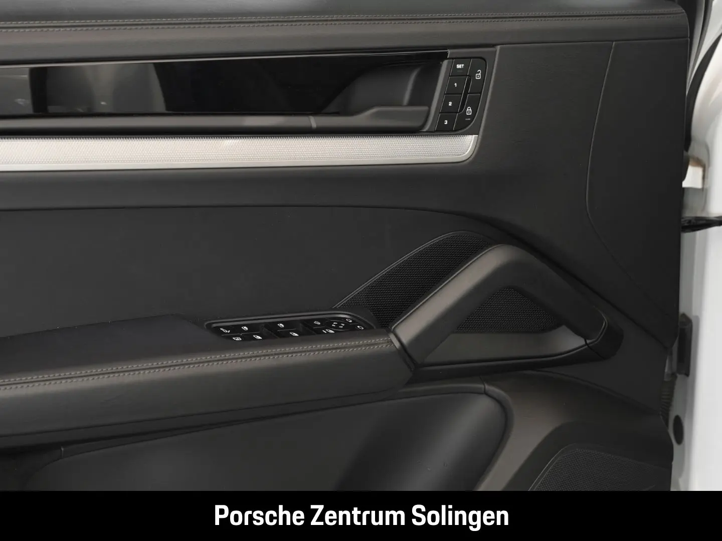 Cayenne E-Hybrid SoftClose PassDisplay Matrix AirSusp 360