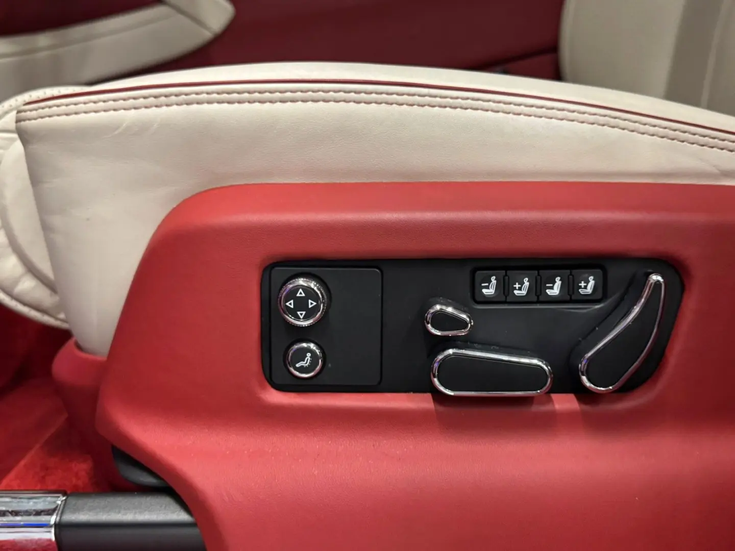 BENTAYGA AZURE DUO TONE MULLINER 4-SEATS FULLY