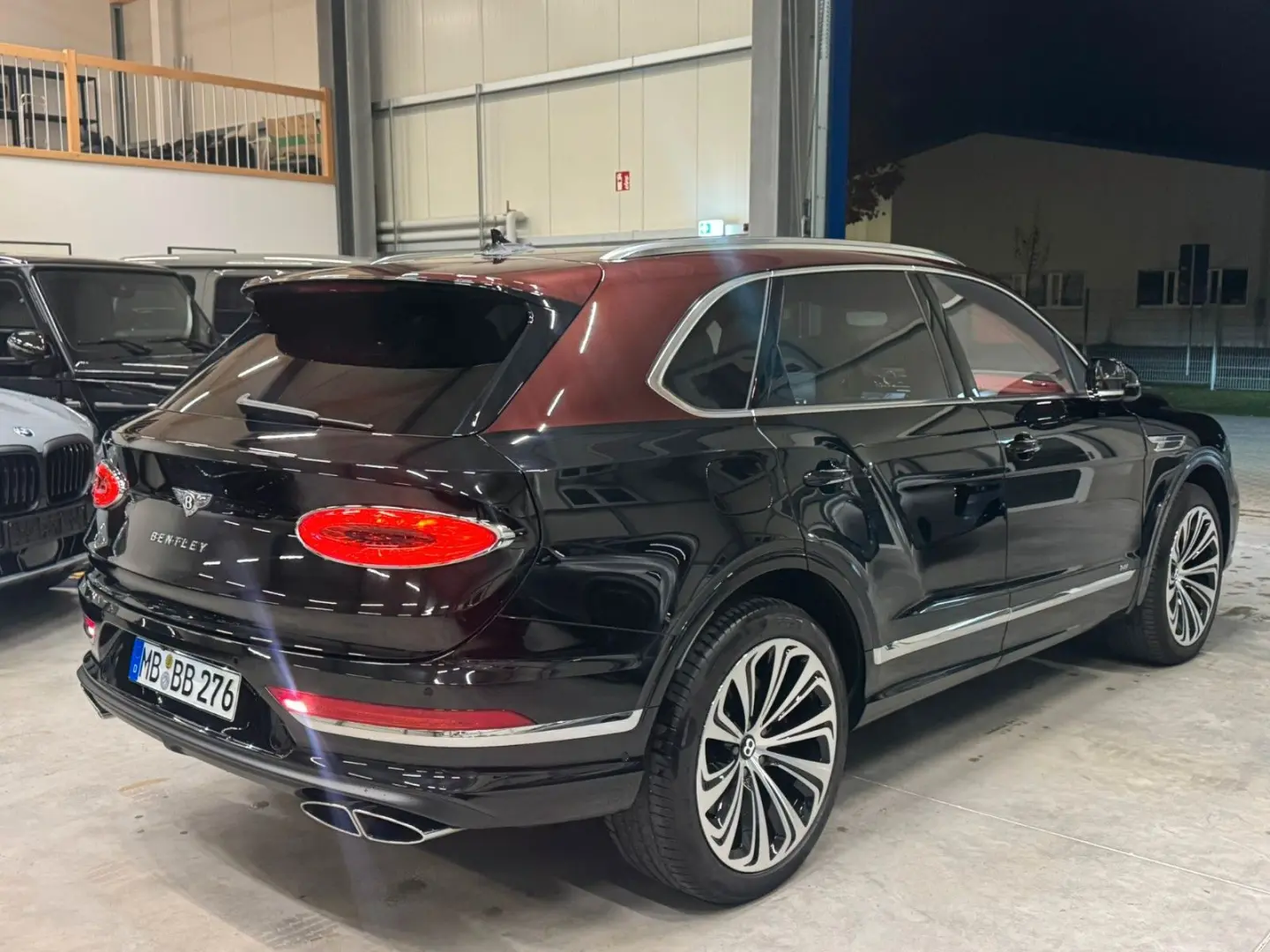 BENTAYGA AZURE DUO TONE MULLINER 4-SEATS FULLY