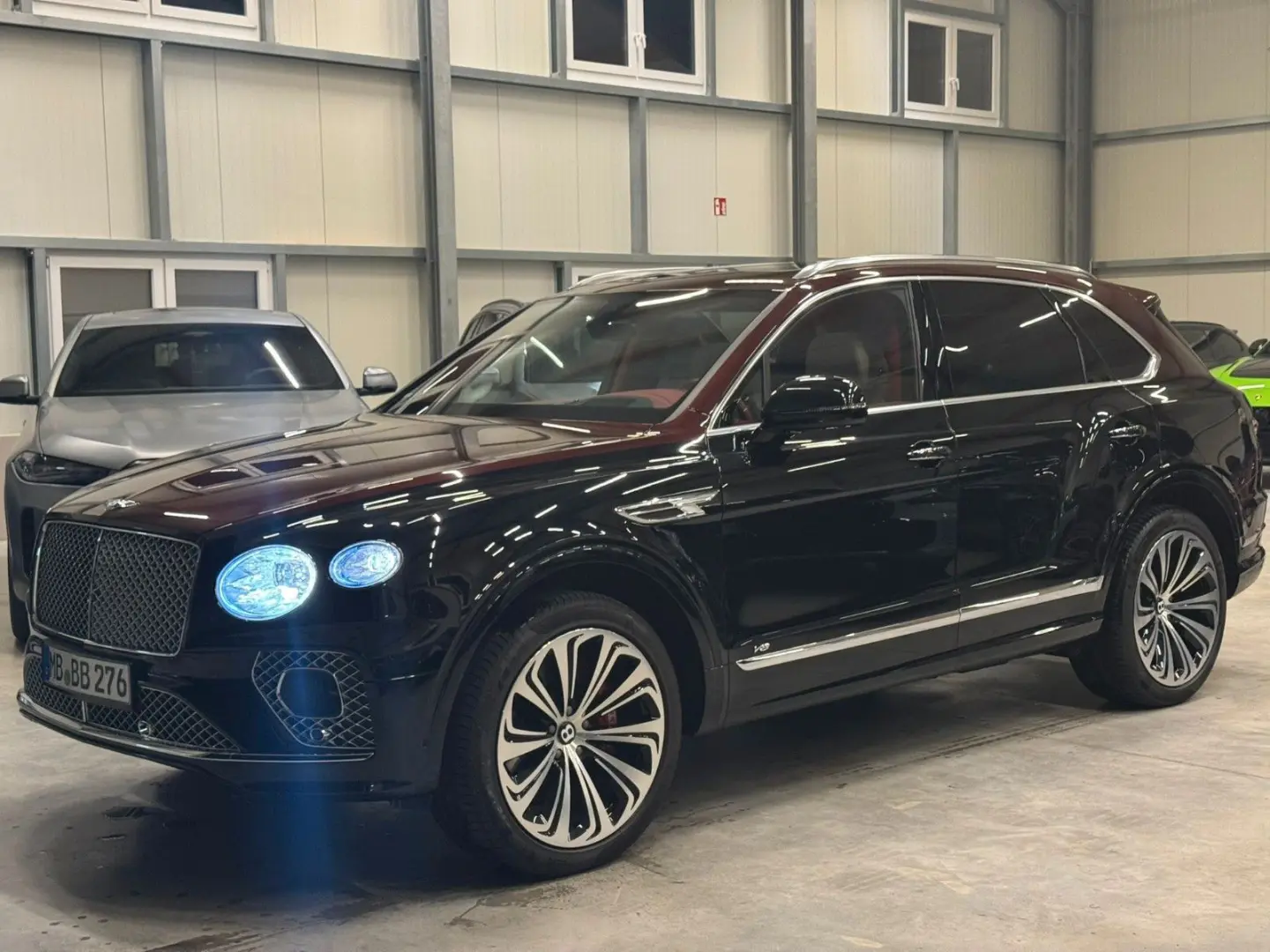 BENTAYGA AZURE DUO TONE MULLINER 4-SEATS FULLY