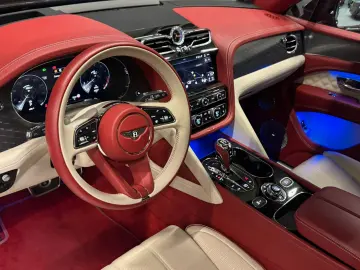 BENTAYGA AZURE DUO TONE MULLINER 4-SEATS FULLY