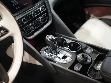 Bentayga   Azure V8   VOLL