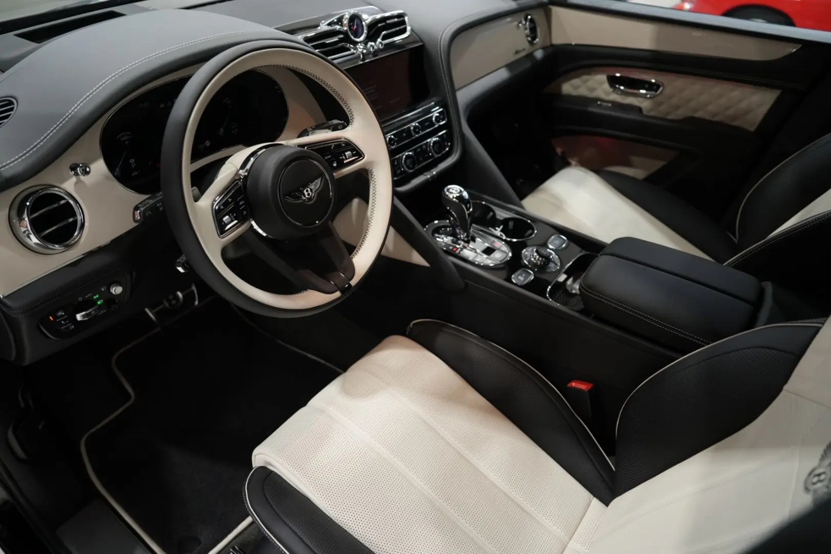 Bentayga   Azure V8   VOLL