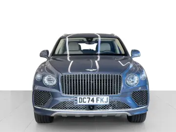 Bentayga V8 EWB Azure V8