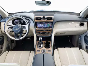 Bentayga V8 EWB Azure V8