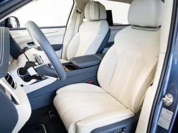 Bentayga V8 EWB Azure V8