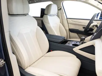 Bentayga V8 EWB Azure V8