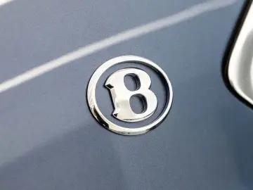 Bentayga V8 EWB Azure V8