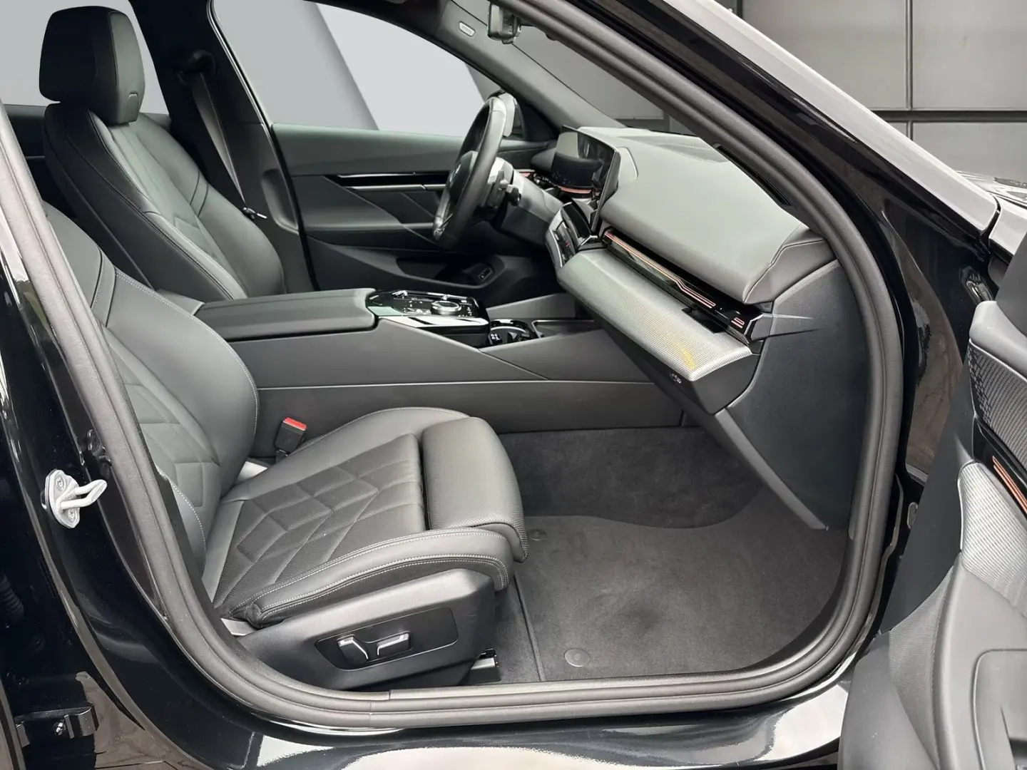 BMW 520 i Limuzina M-Sport Pro AHK 20