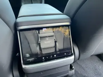 Model X Plaid AHK schwarz schwarz 6-Sitze Yoke